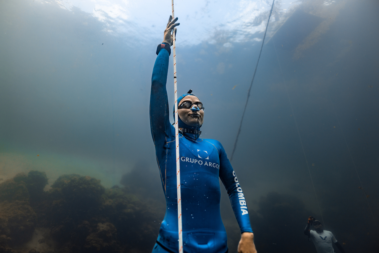 Sofía Gómez returns to the most prestigious freediving competition with a  third place in the general points table - Grupo Argos